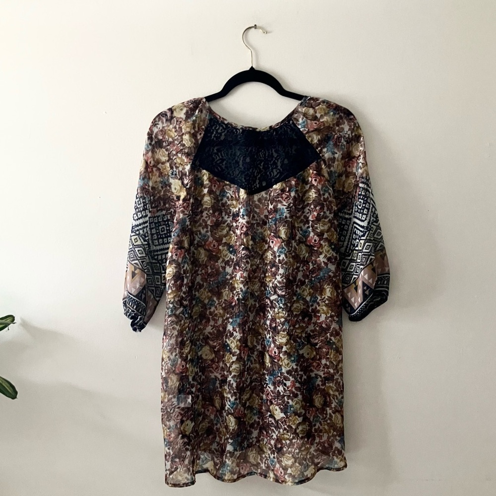 Wet Seal Bohemian Southwestern Floral Semi-Sheer Tunic Top Size L Casual‎